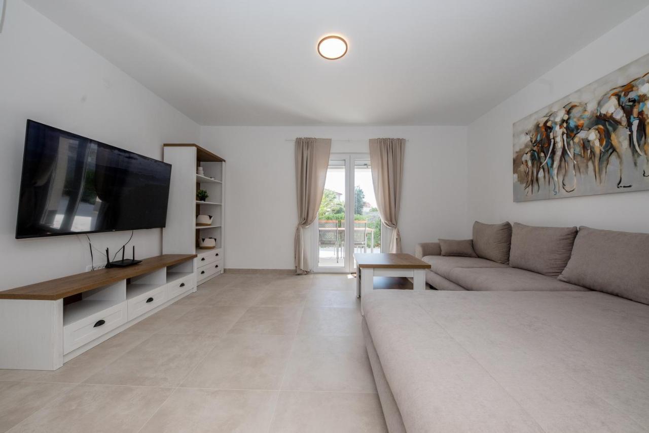 Peaceful Haven Near The Sea-Apartments Torlak Rab Banjol Kültér fotó